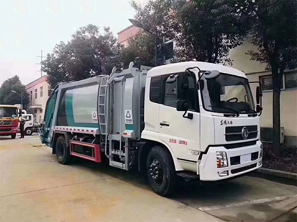 東風天錦分撿垃圾運輸車操作視頻