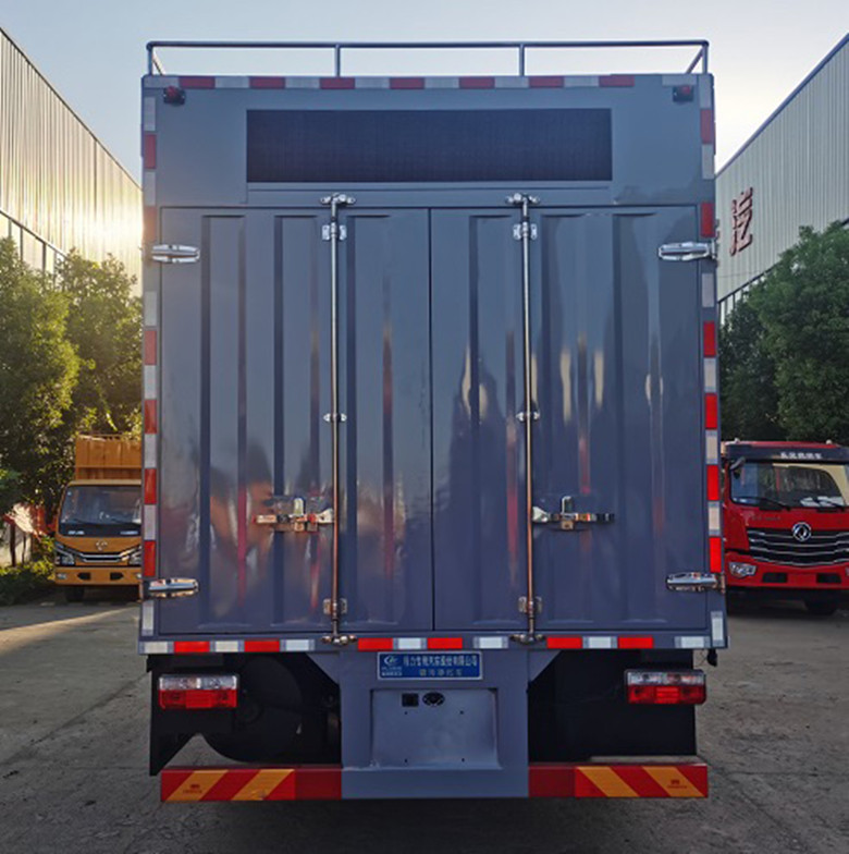 程力東風吸污凈化車