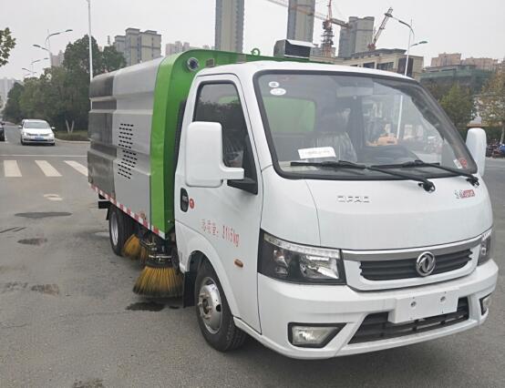 程力東風(fēng)藍(lán)牌小型掃路車