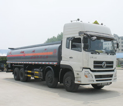 東風(fēng)天龍前四后八化工液體運輸車(DFL1311A3)