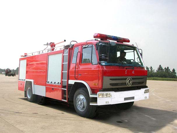 東風153干粉消防車