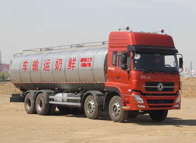東風(fēng)后雙橋鮮奶運(yùn)輸車(chē)